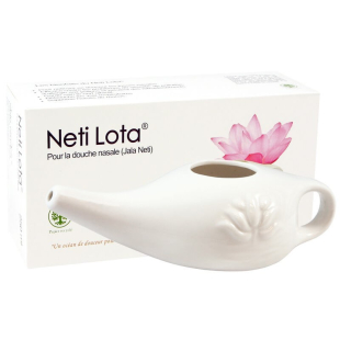 Lota (Jala Neti) en porcelaine 250 ml - Blanc - <p>Lota en porcelaine - Neti pot - Jala Neti - Ayurvéda - Hygiène nasale.</p> - Lota (Jala Neti) en porcelaine 250 ml - Blanc - <p>Lota en porcelaine - Neti pot - Jala Neti - Ayurvéda - Hygiène nasale.</p> -