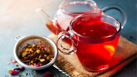 Tasse de tisane contre l'hypertension artérielle