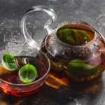tasse de thé basilic