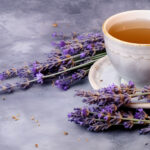 tisane lavandin tasse de thé infusion fleurs