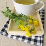tisane lotier corniculé tasse de thé fleurs