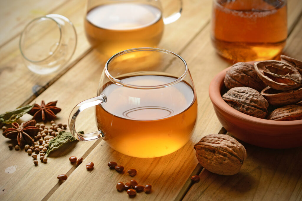 tisane noyer tasse de thé noix