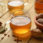 tisane noyer tasse de thé noix