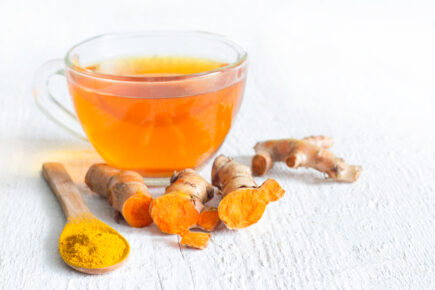 tisane curcuma tasse de thé racines